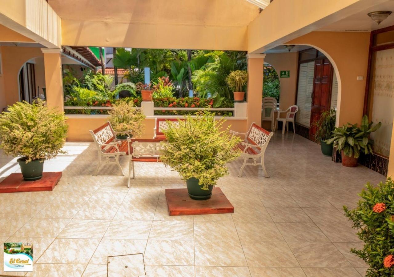 Hotel Y Cabinas El Coral Хако Экстерьер фото